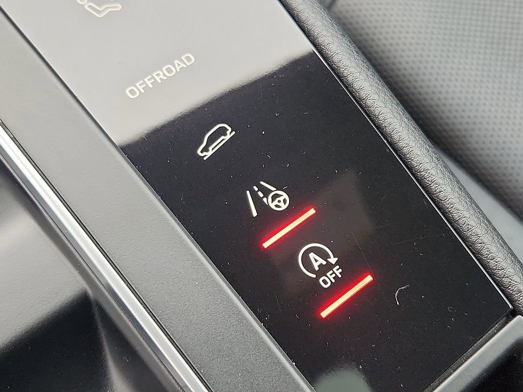 Used 2023 Porsche Macan Turbo image 22