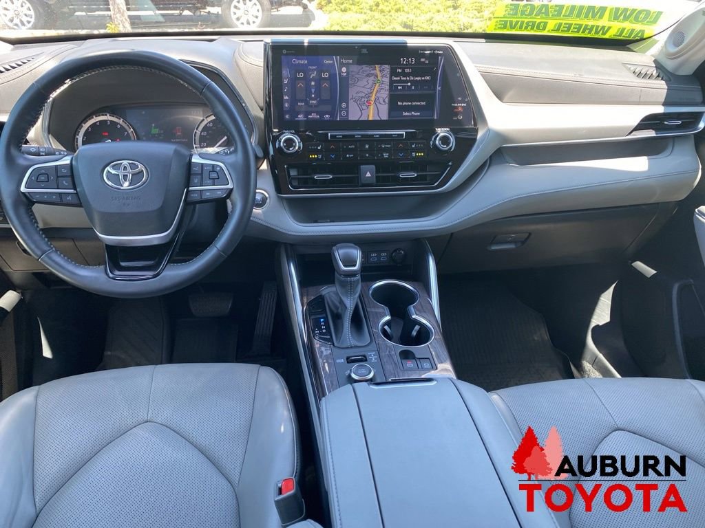 Used 2022 Toyota Highlander Platinum AWD/4WD image 34