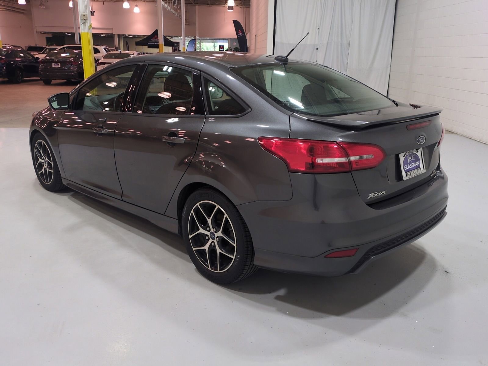 Used 2016 Ford Focus SE w/ SE Sport Package FWD image 5