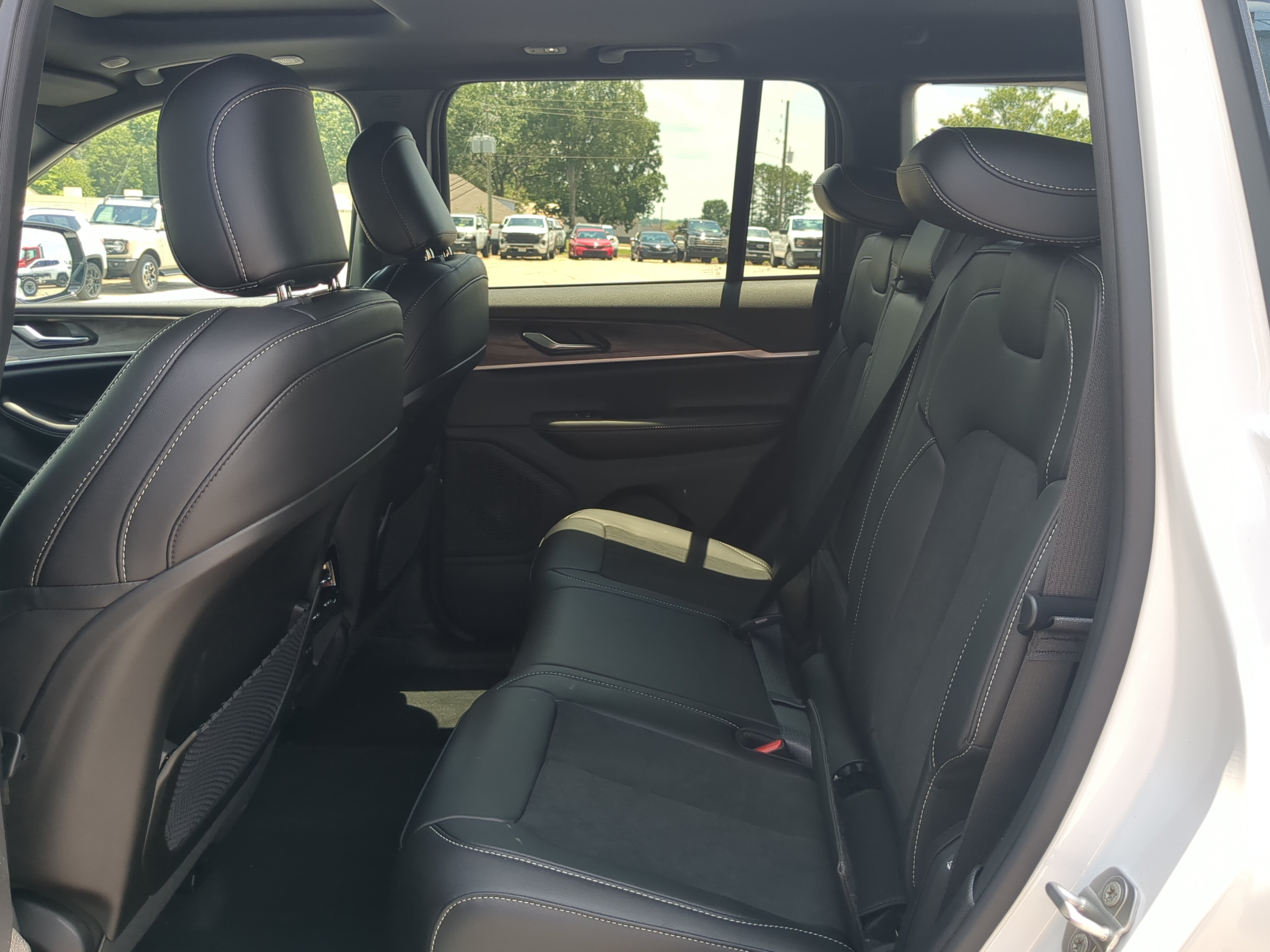 New 2026 Jeep Grand Cherokee Altitude RWD image 12
