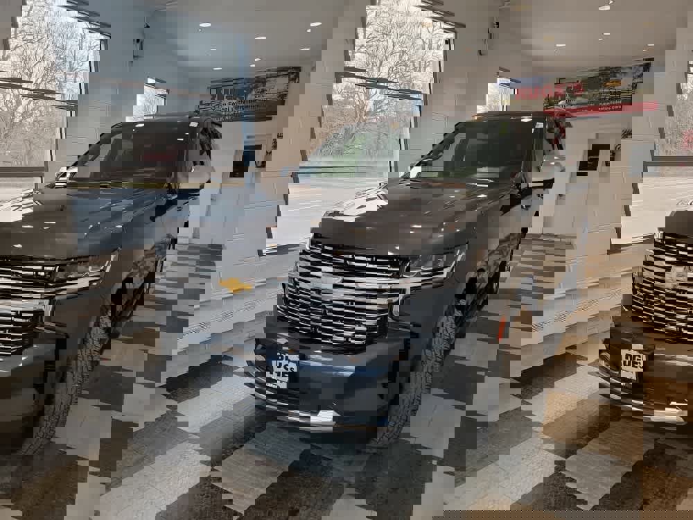 Used 2021 Chevrolet Tahoe Premier w/ Premium Package image 2