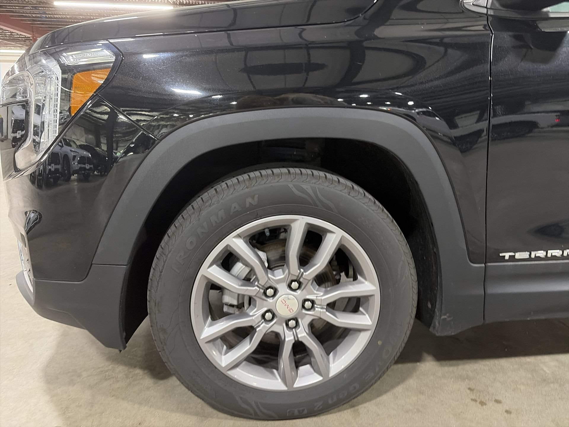 Used 2024 GMC Terrain SLT AWD/4WD image 34