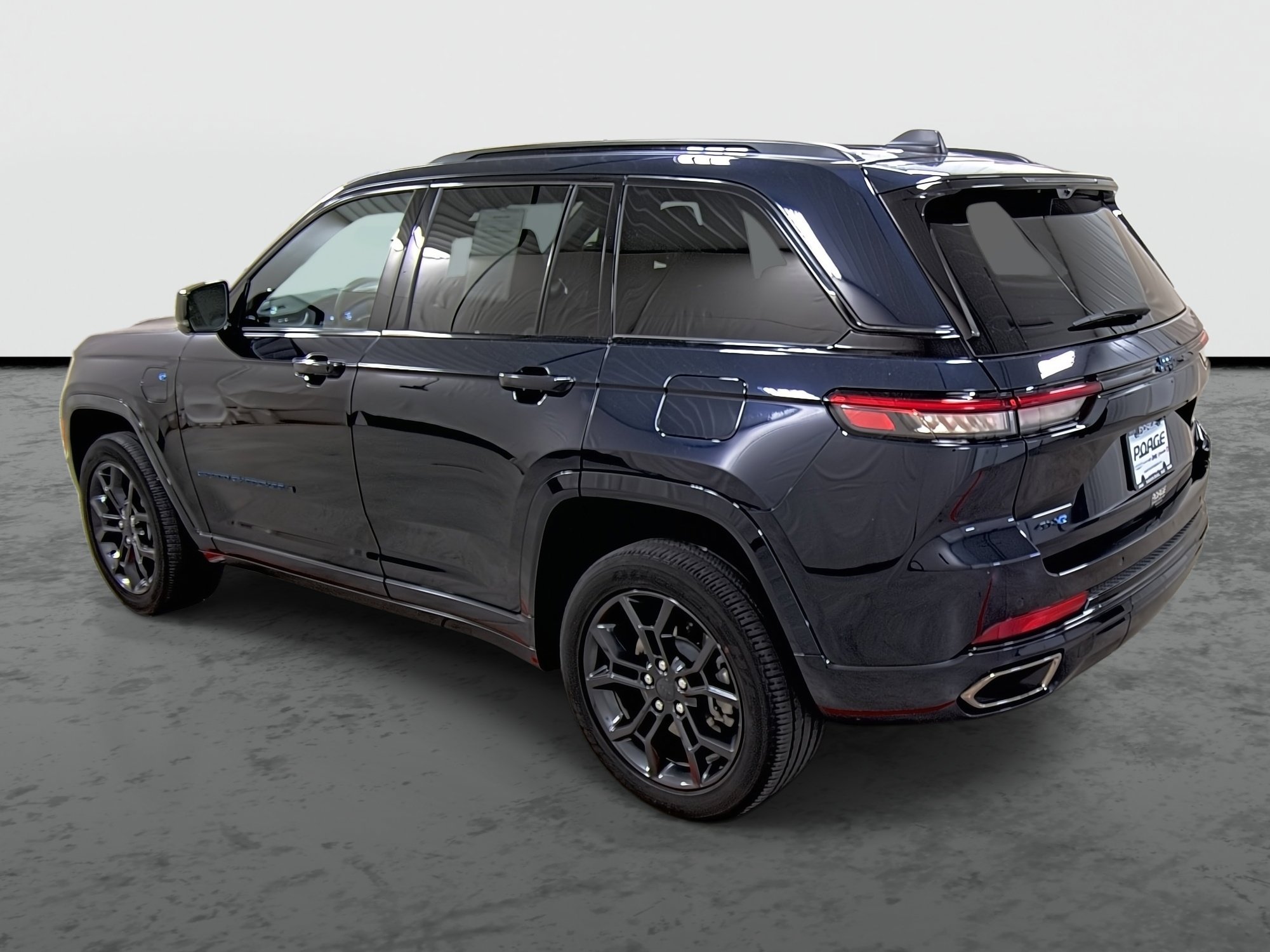 Used 2024 Jeep Grand Cherokee Limited 4xe image 2