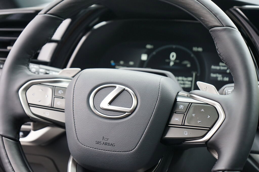 Used 2025 Lexus RX 450h 450h+ Luxury image 21