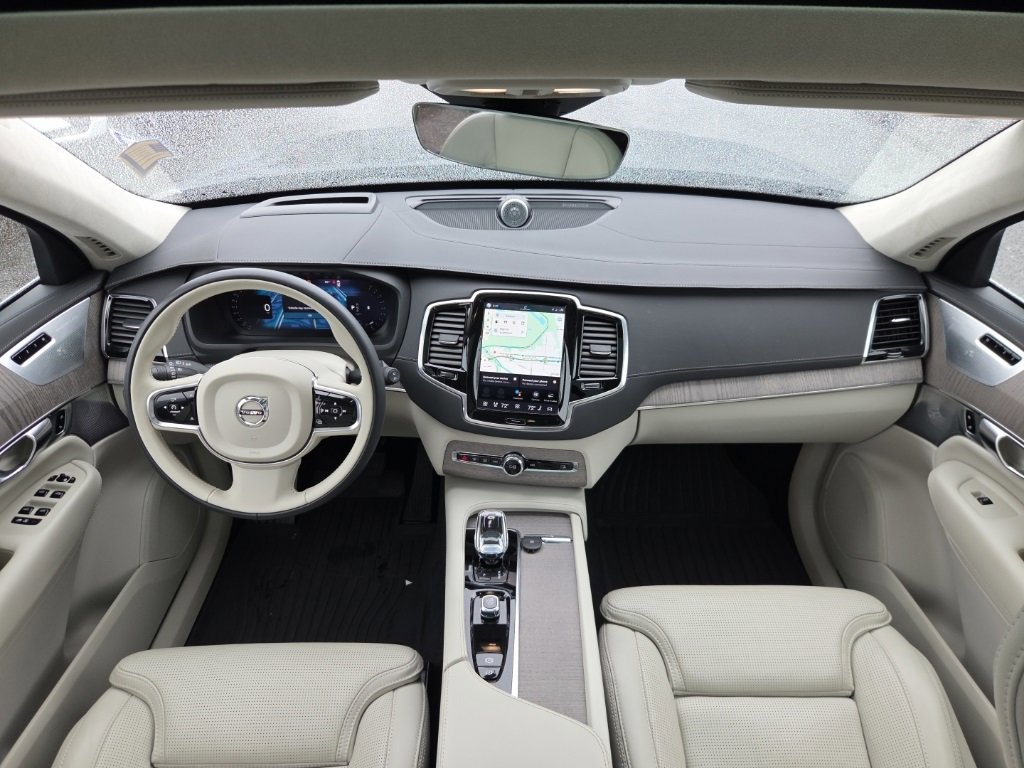 Certified 2023 Volvo XC90 B6 Ultimate w/ Lounge Package image 5