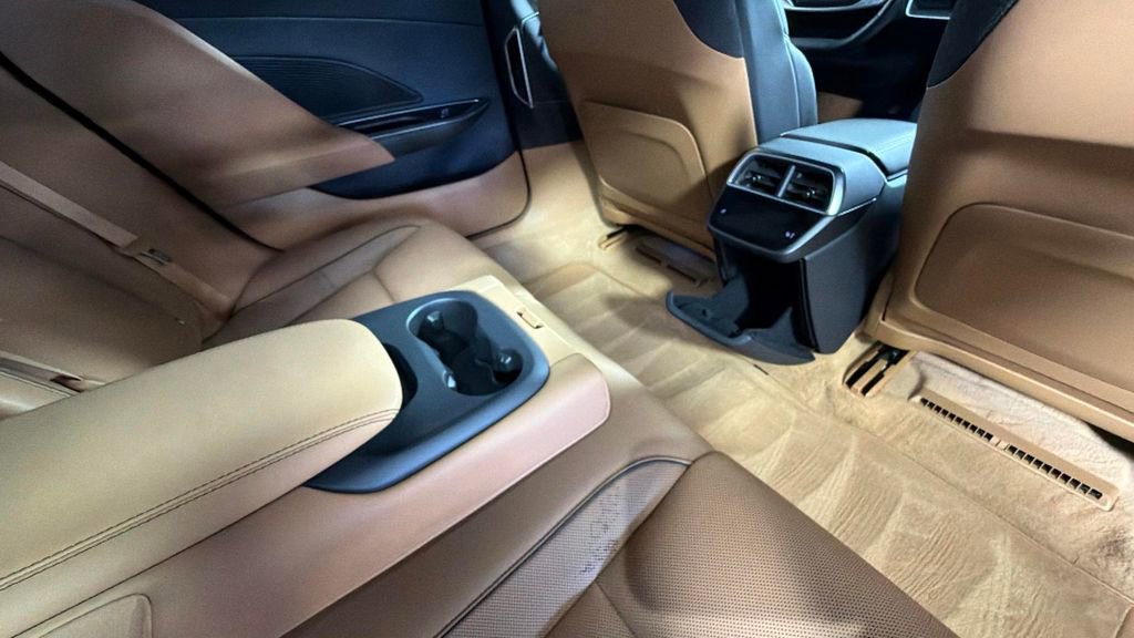 Used 2024 Lucid Air Touring image 32