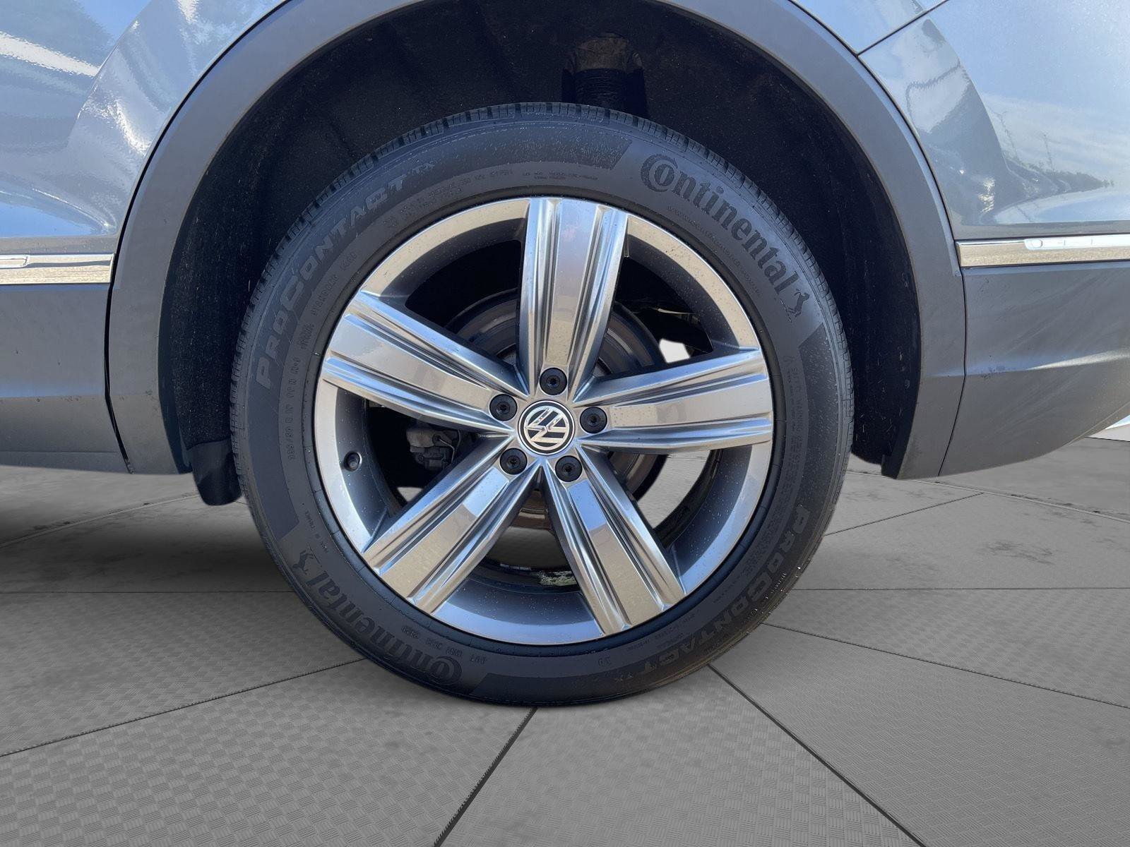 Used 2018 Volkswagen Tiguan SEL Premium AWD/4WD image 29