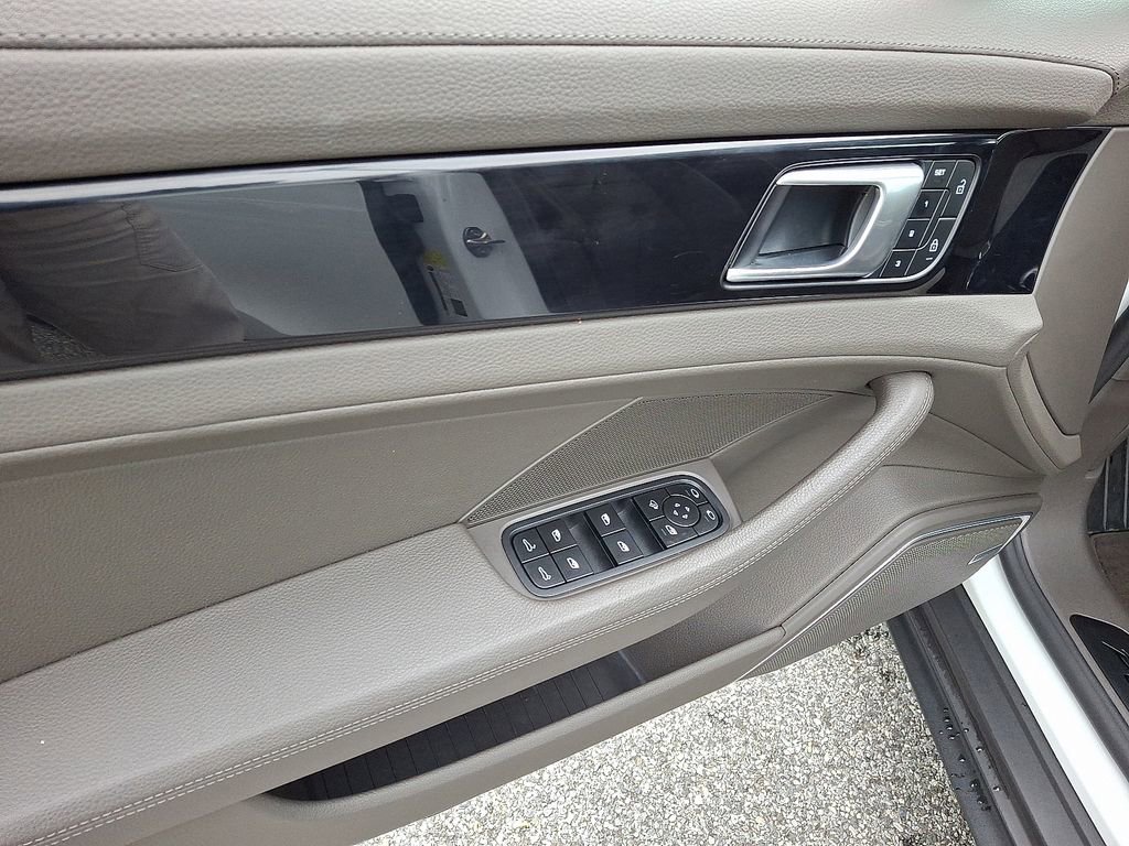 Used 2023 Porsche Panamera 4 AWD/4WD image 11
