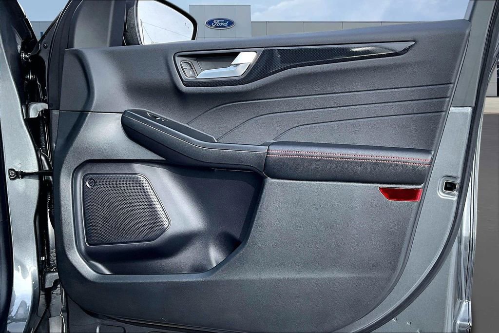 New 2026 Ford Escape ST-Line w/ Cold Weather Package image 31