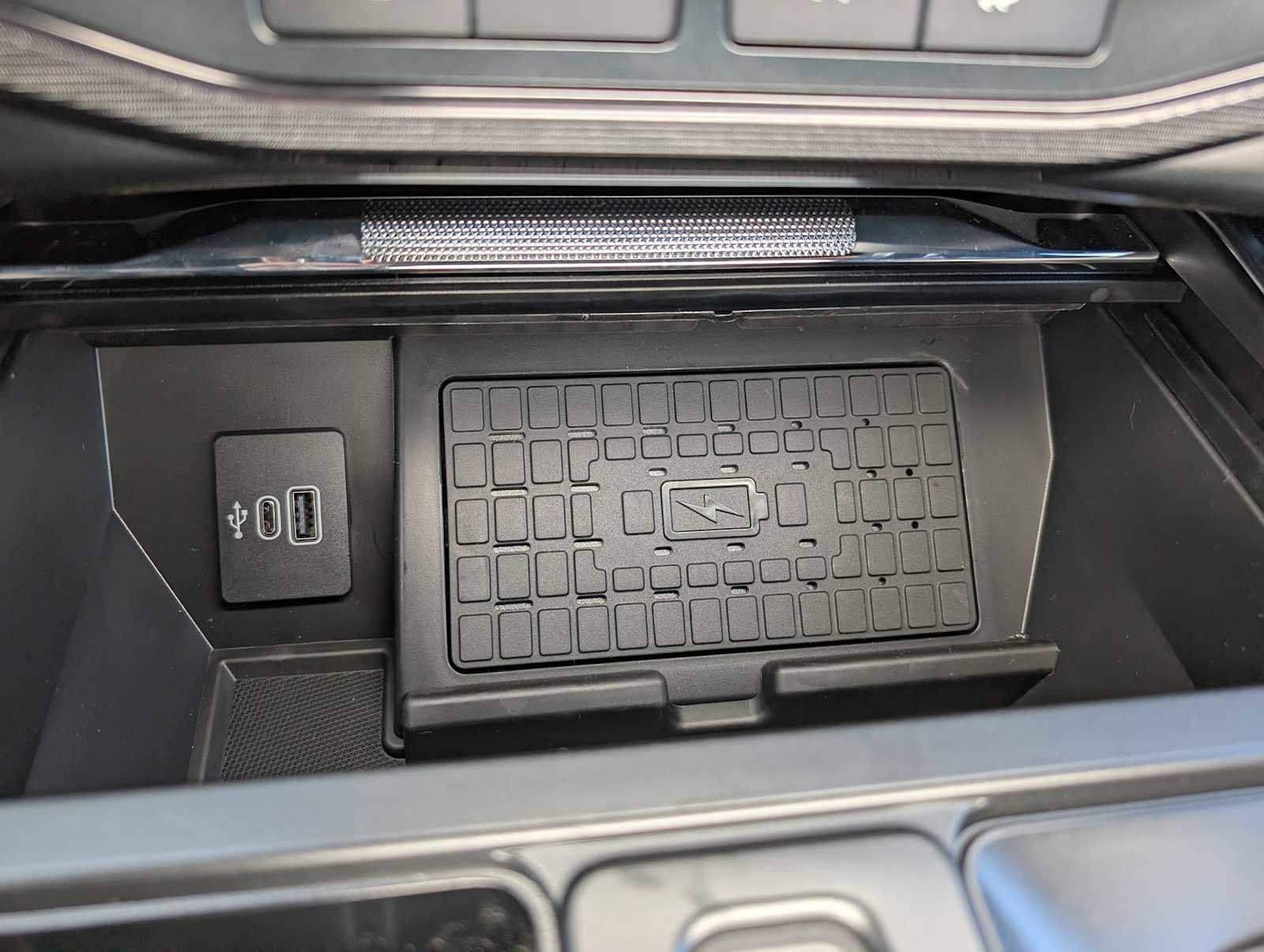 New 2025 Ford F150 Lightning Platinum w/ Dark Elements Package image 29