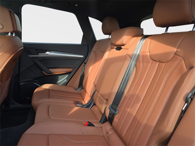 Certified 2025 Audi Q5 2.0T Premium w/ Convenience Plus Package image 17