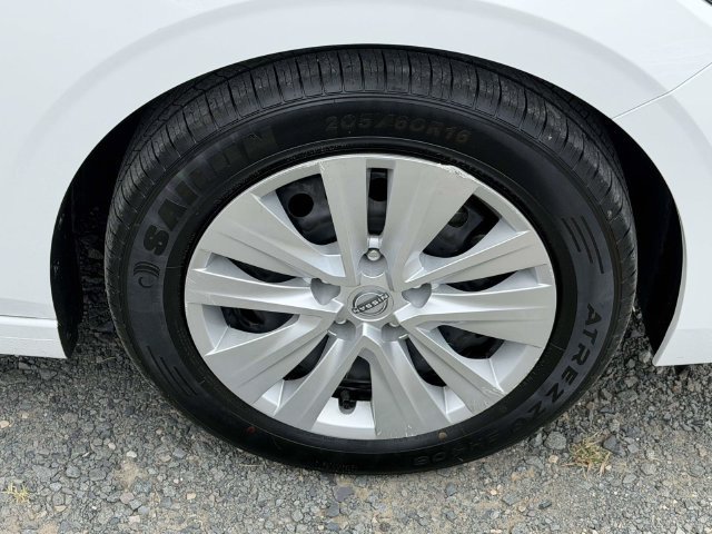 Used 2024 Nissan Sentra S FWD image 9