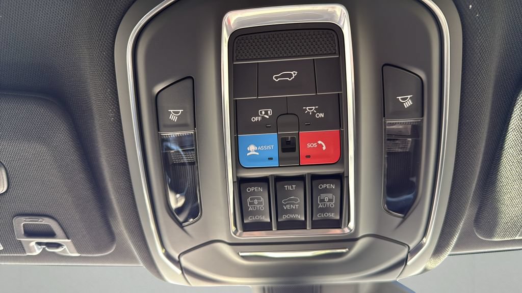 New 2026 Jeep Grand Cherokee L Limited w/ Luxury Tech Group II AWD/4WD image 38