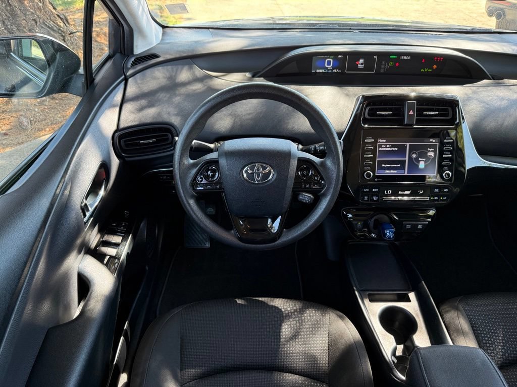 Used 2022 Toyota Prius LE FWD image 2