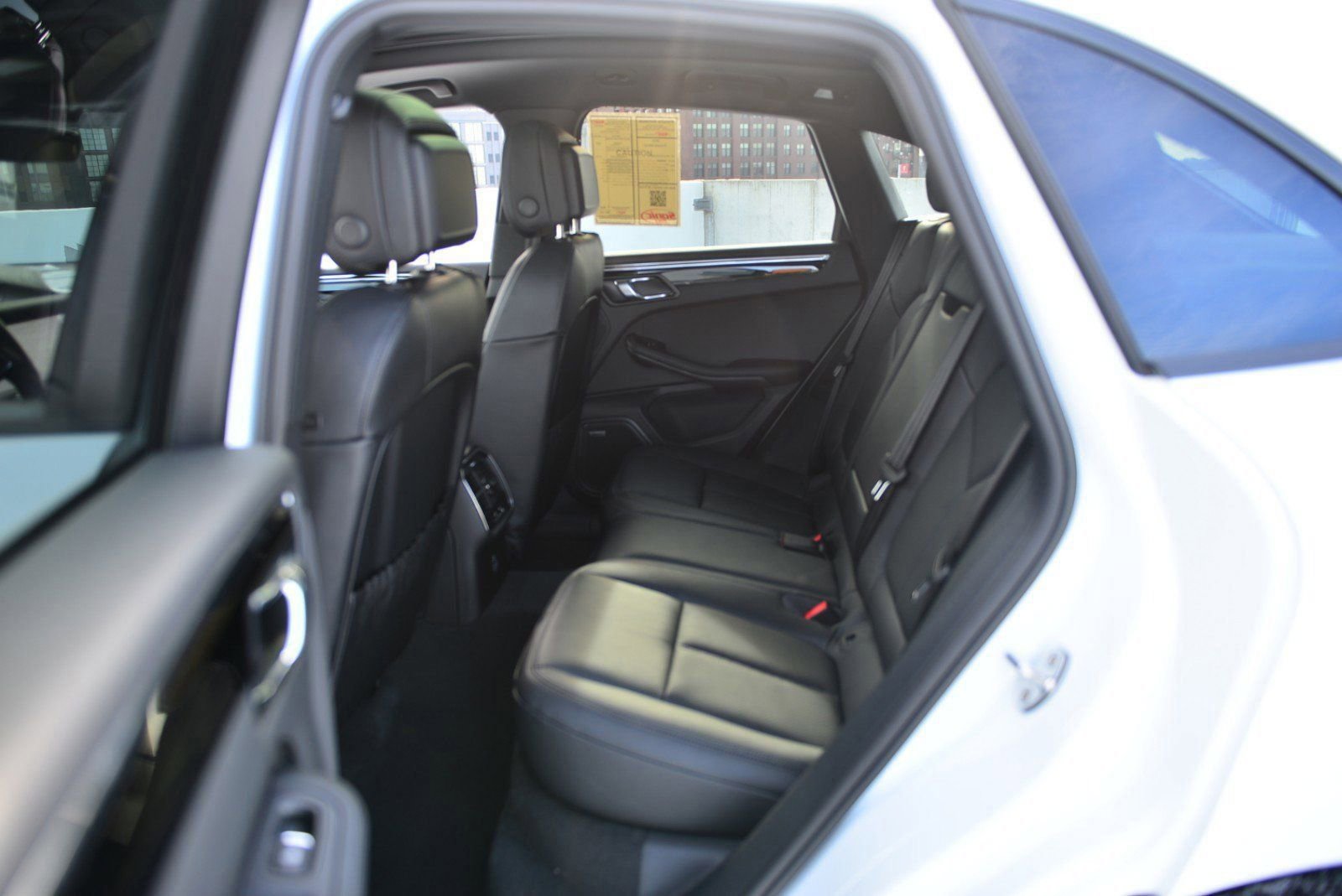 Used 2025 Porsche Macan image 14