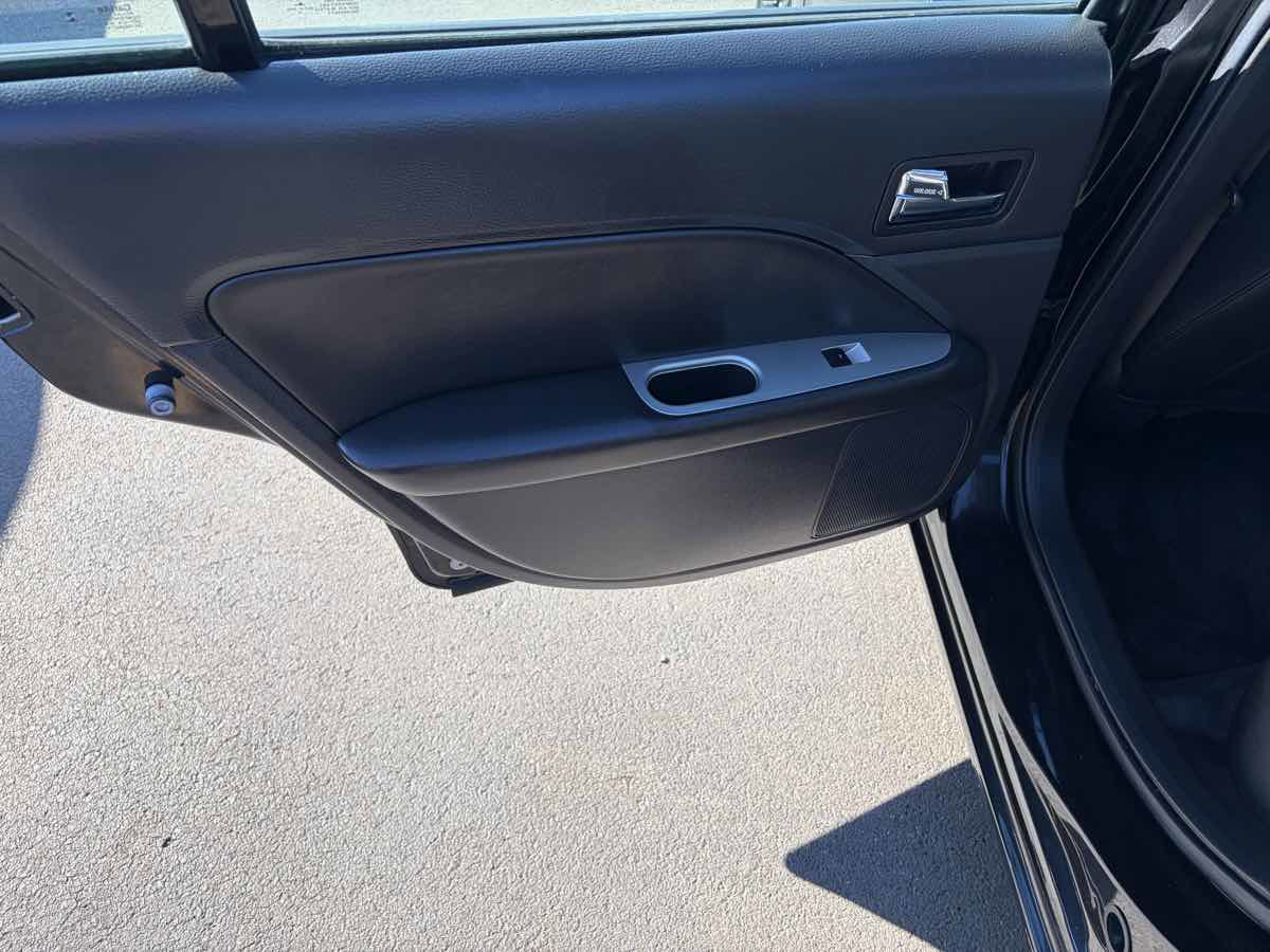 Used 2012 Ford Fusion SEL image 16