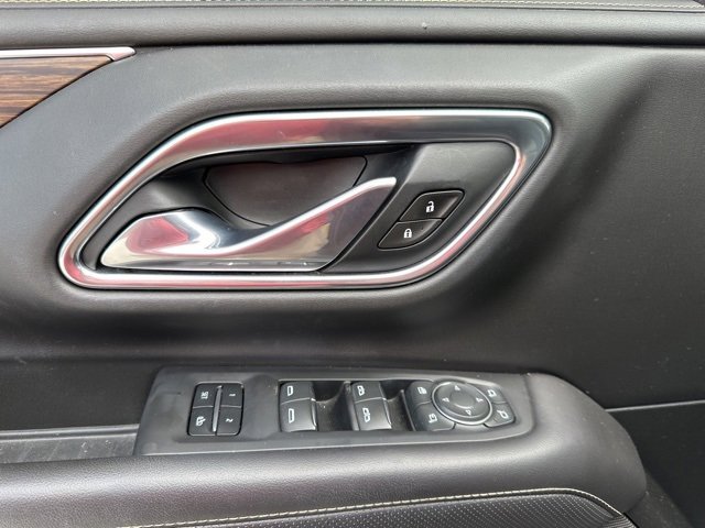 Used 2021 Chevrolet Suburban Premier w/ Premium Package image 4