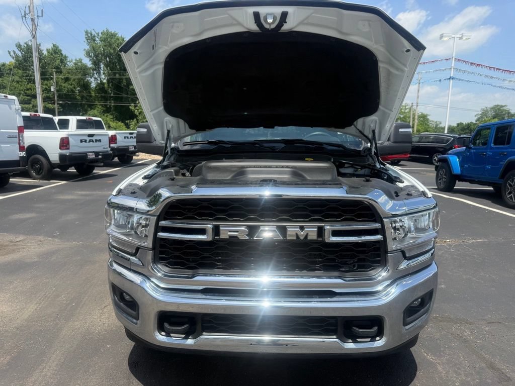 Used 2023 RAM 3500 Tradesman w/ Chrome Appearance Group AWD/4WD image 60