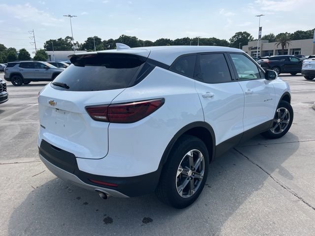Used 2025 Chevrolet Blazer LT FWD image 7