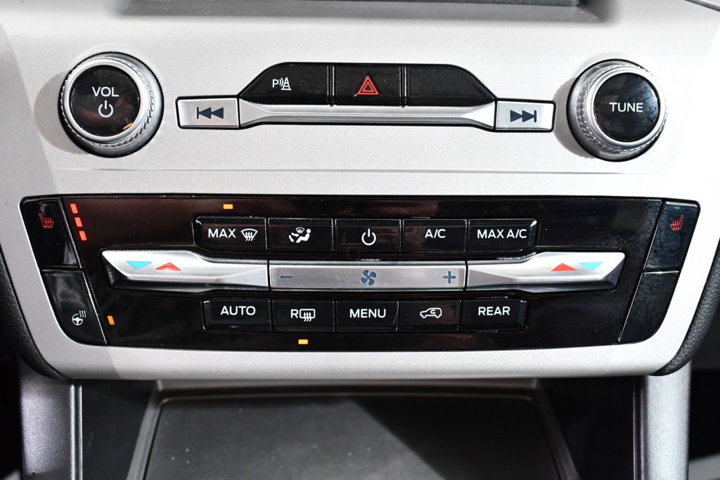 Used 2023 Ford Explorer XLT w/ Equipment Group 202A image 30