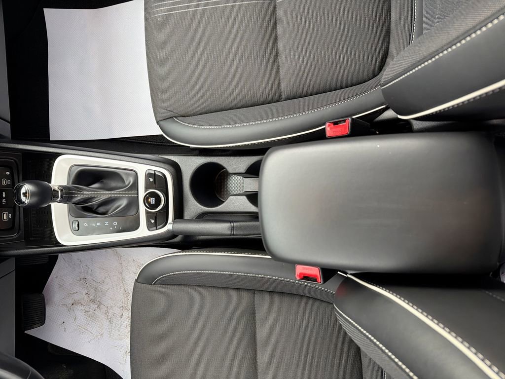 Certified 2024 Hyundai Venue Limited image 33