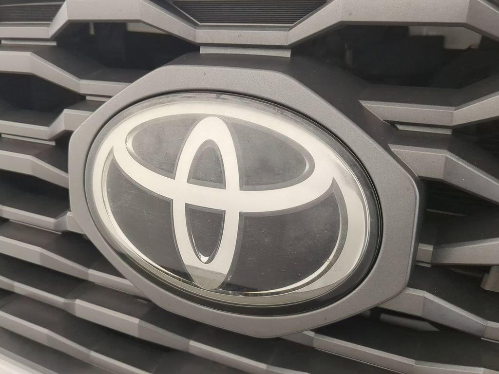 Used 2020 Toyota Tacoma TRD Sport image 13