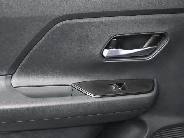 New 2026 Nissan Kicks SR FWD image 27
