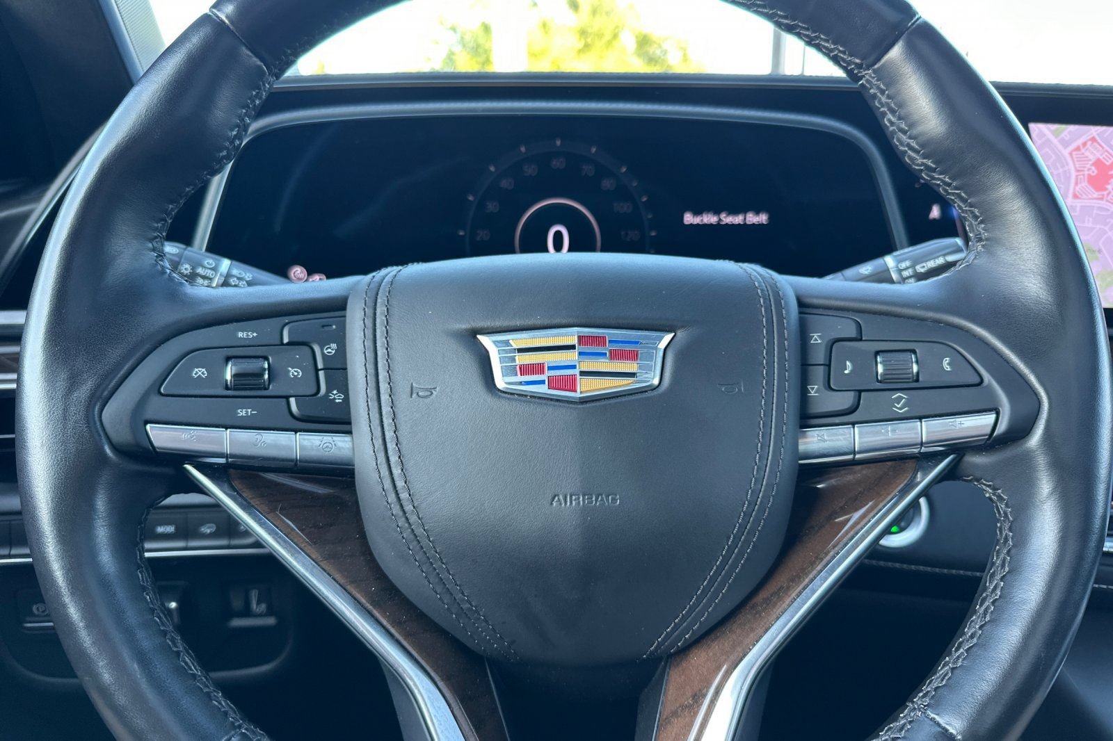 Used 2024 Cadillac Escalade Premium Luxury Platinum AWD/4WD image 35