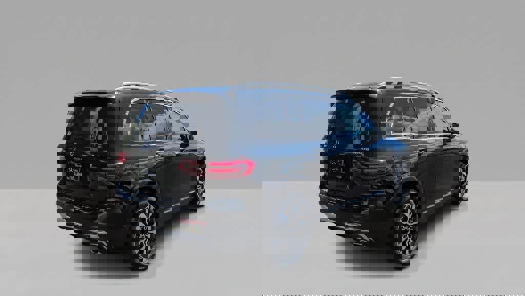 Used 2026 Mercedes-Benz GLB 250 4MATIC image 8