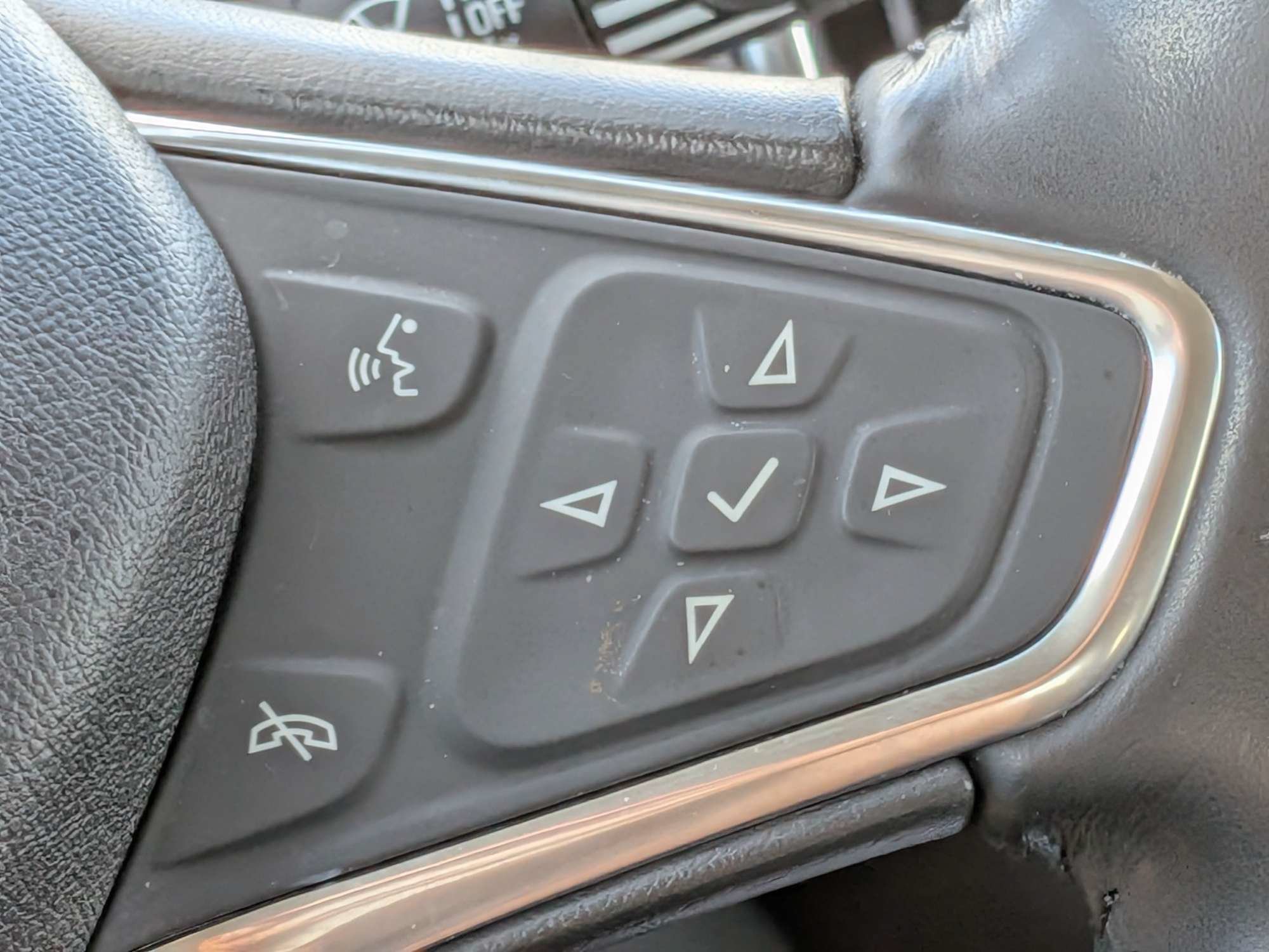 Used 2019 Chevrolet Equinox LT FWD image 32