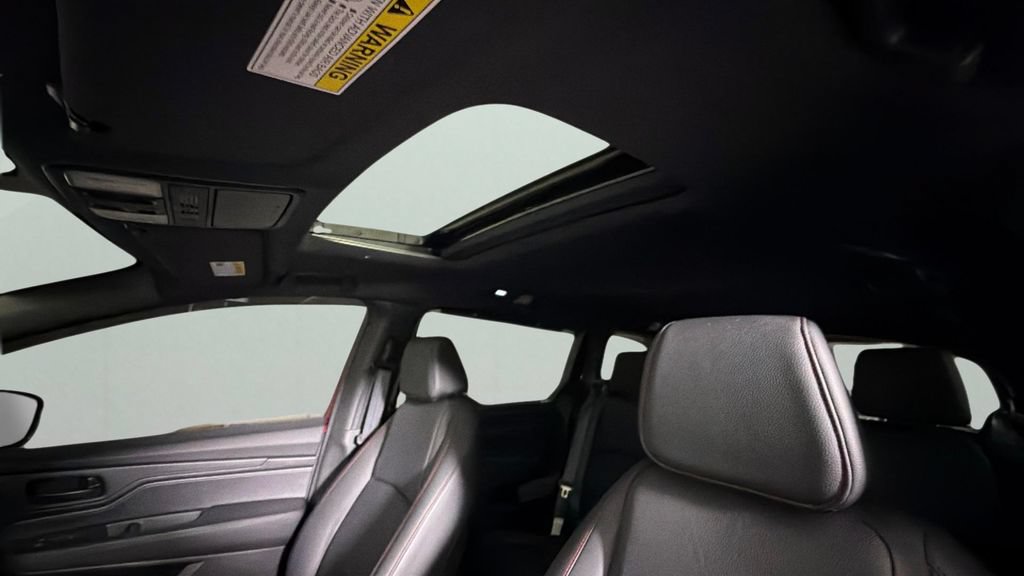 Used 2025 Honda Odyssey Sport-L image 27