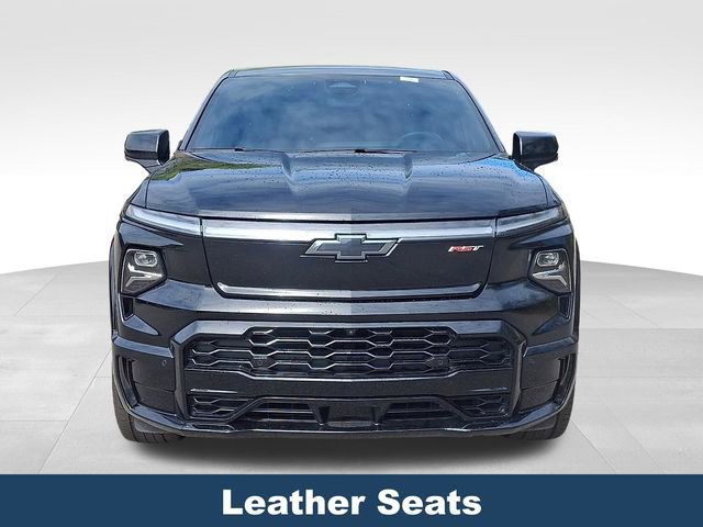 Used 2024 Chevrolet Silverado EV RST AWD/4WD image 2