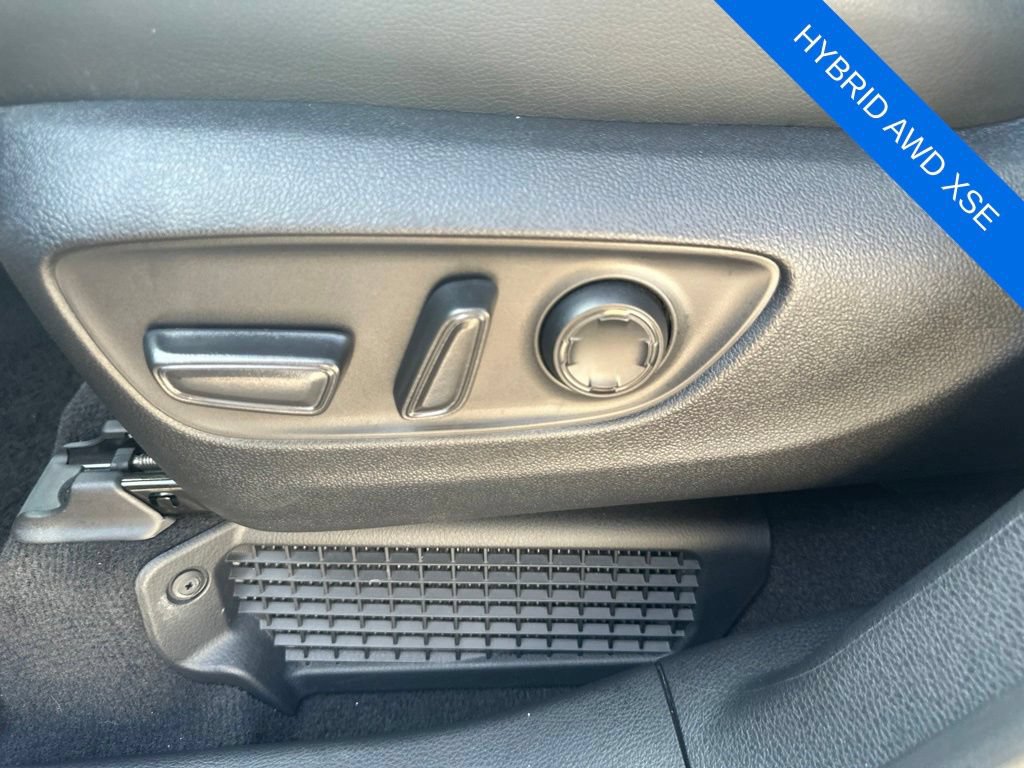 Used 2026 Toyota Sienna XSE AWD/4WD image 12