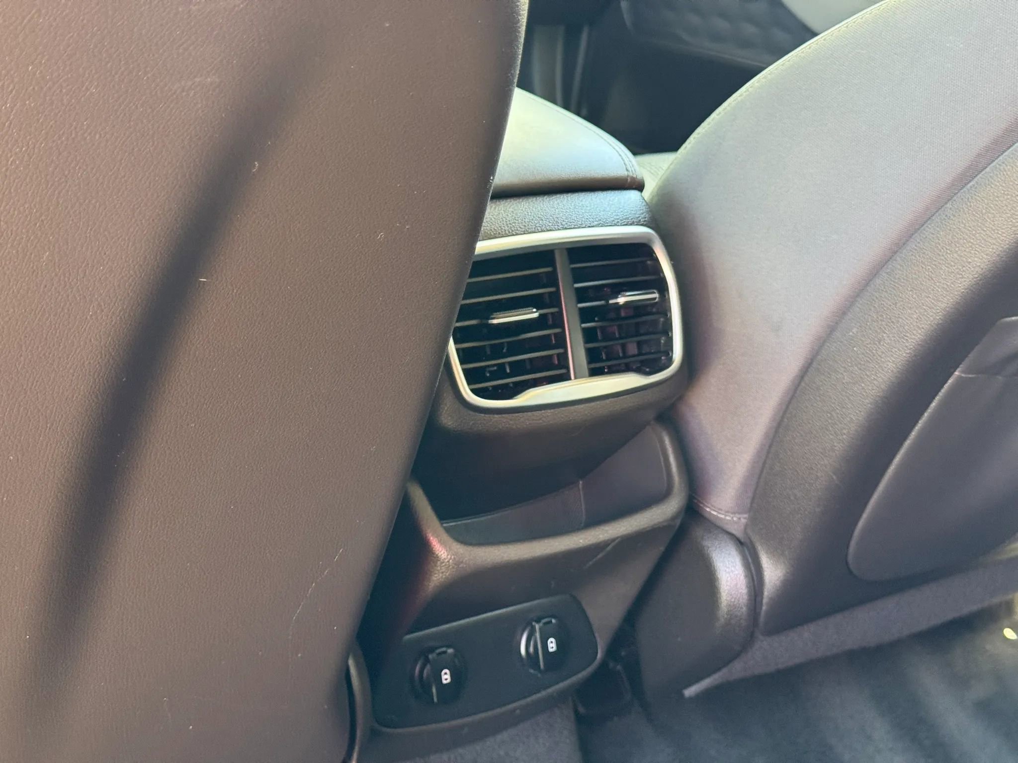 Used 2019 Hyundai Santa Fe SE AWD/4WD image 29