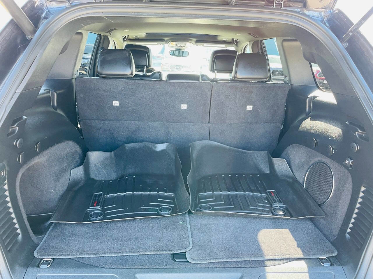 Used 2018 Jeep Grand Cherokee Altitude image 24