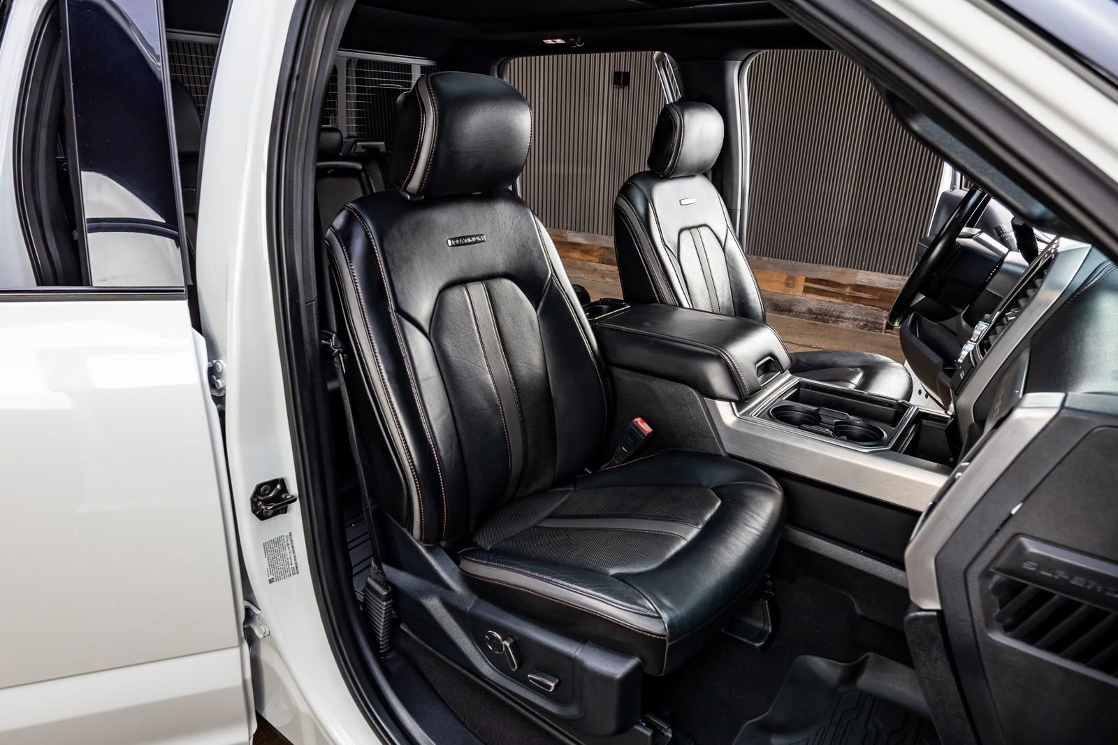 Used 2021 Ford F250 Platinum w/ FX4 Off-Road Package image 30