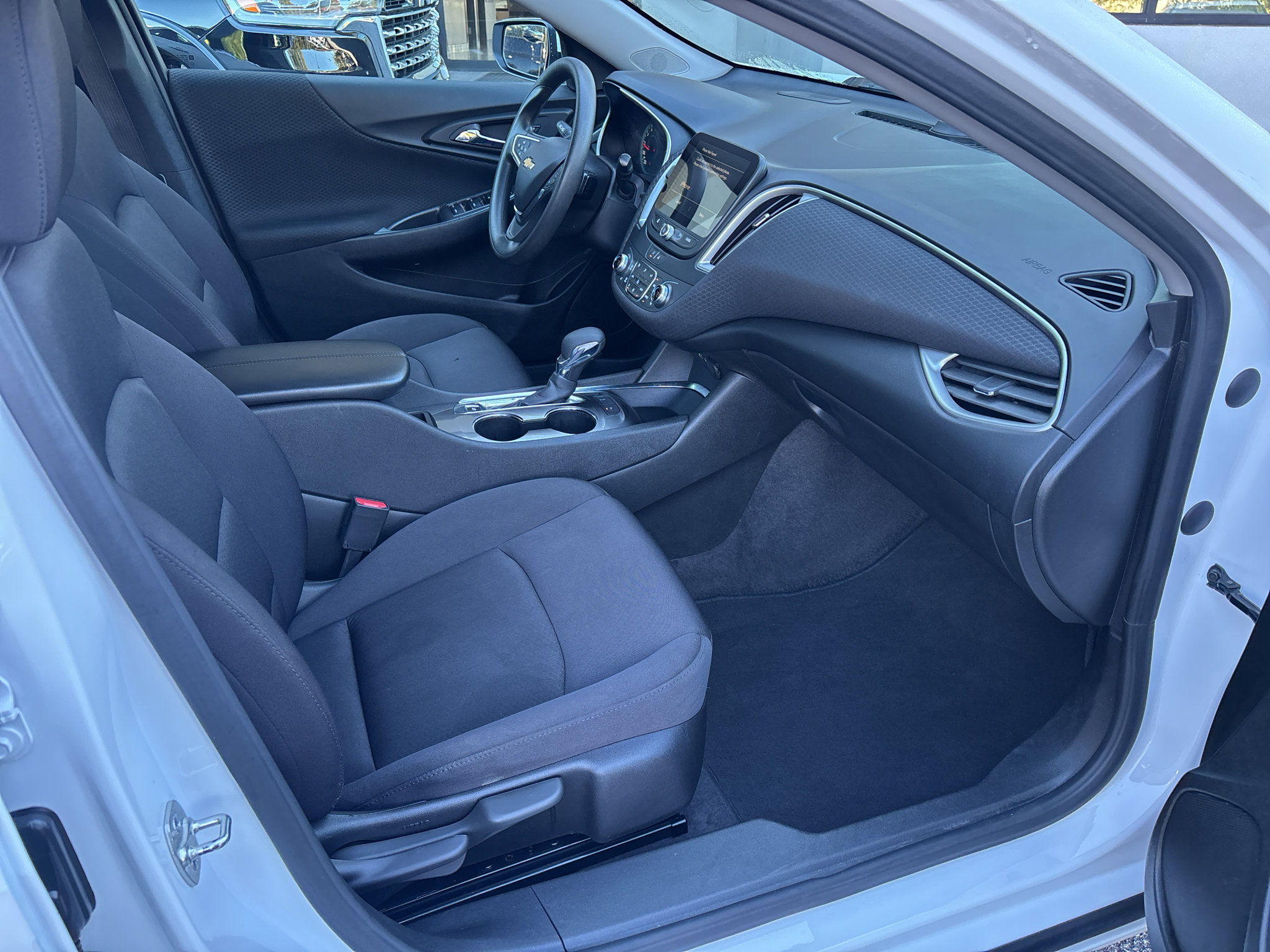 Used 2025 Chevrolet Malibu LT FWD image 18