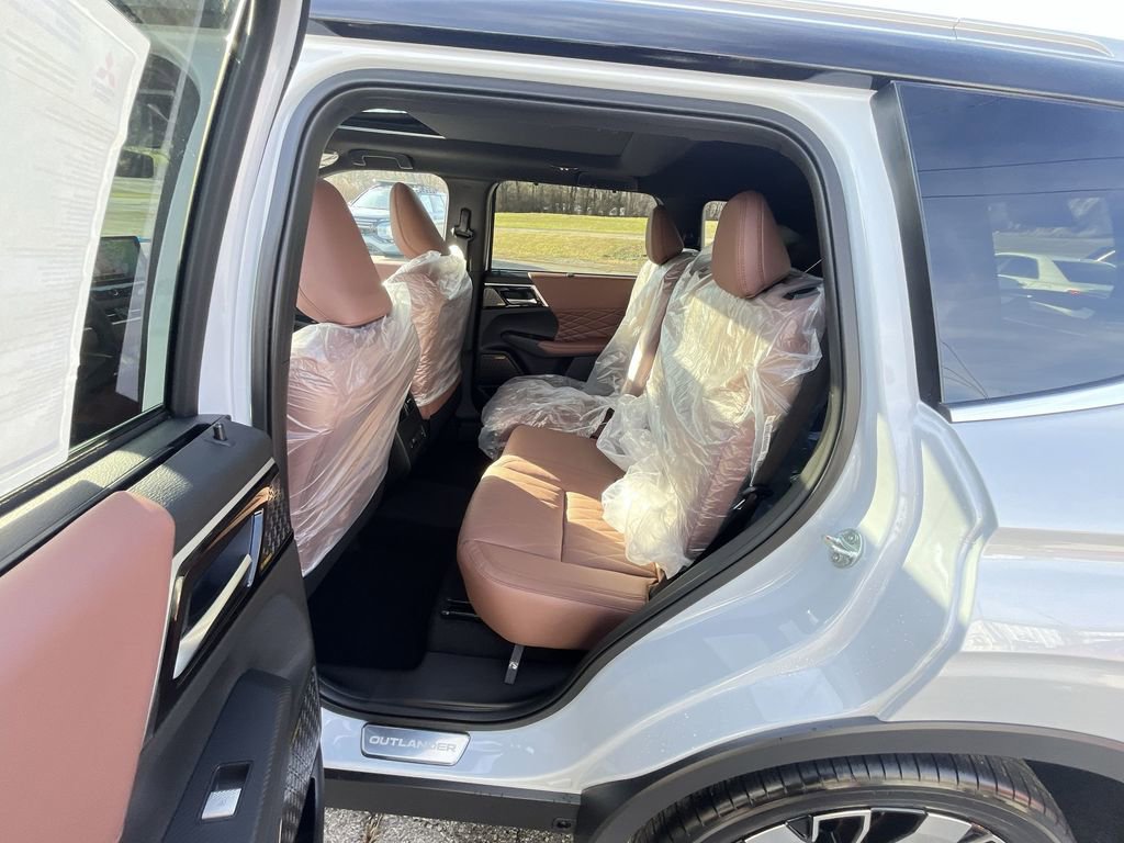 New 2026 Mitsubishi Outlander SEL image 23