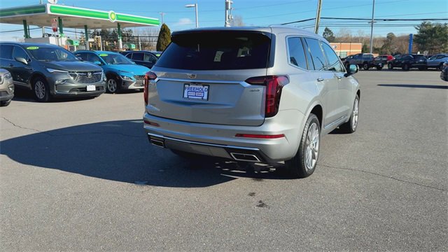 Used 2023 Cadillac XT6 Premium Luxury image 8