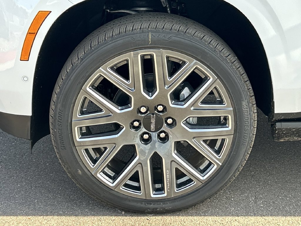 New 2026 GMC Yukon Denali Ultimate AWD/4WD image 34