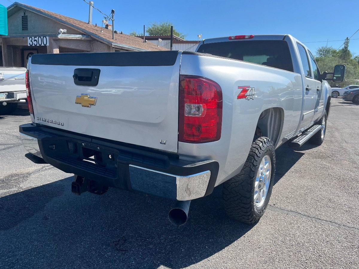 Used 2014 Chevrolet Silverado 3500 LT w/ Interior Plus Package AWD/4WD image 5