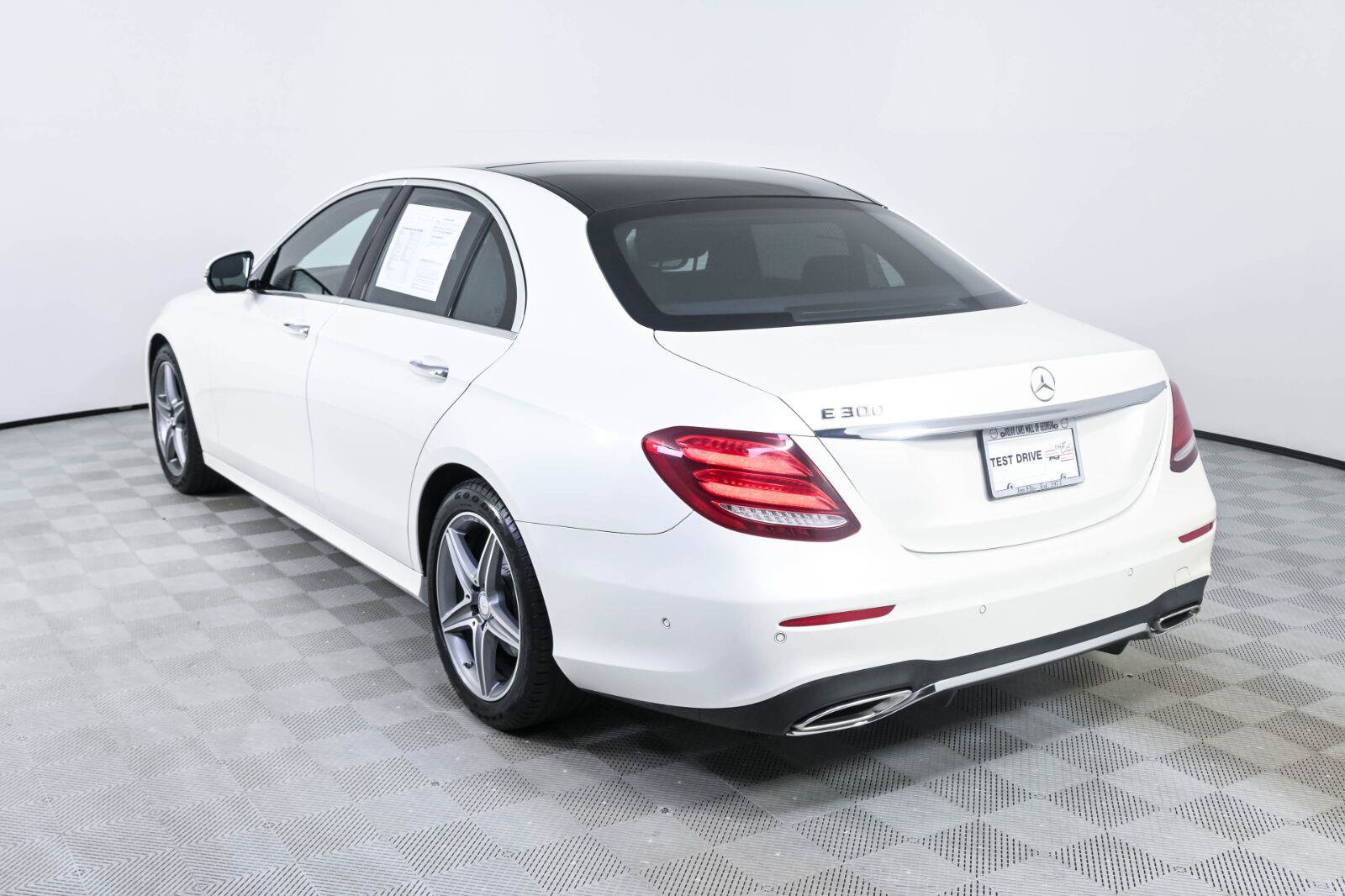 Used 2017 Mercedes-Benz E 300 image 3