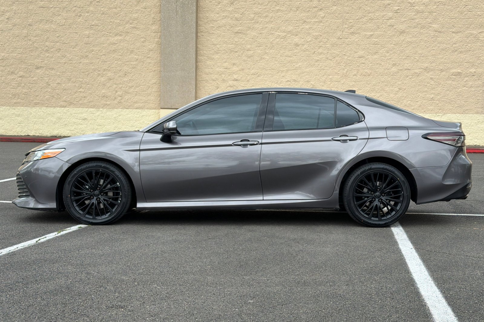 Used 2020 Toyota Camry XLE w/ Driver Assist Package image 7