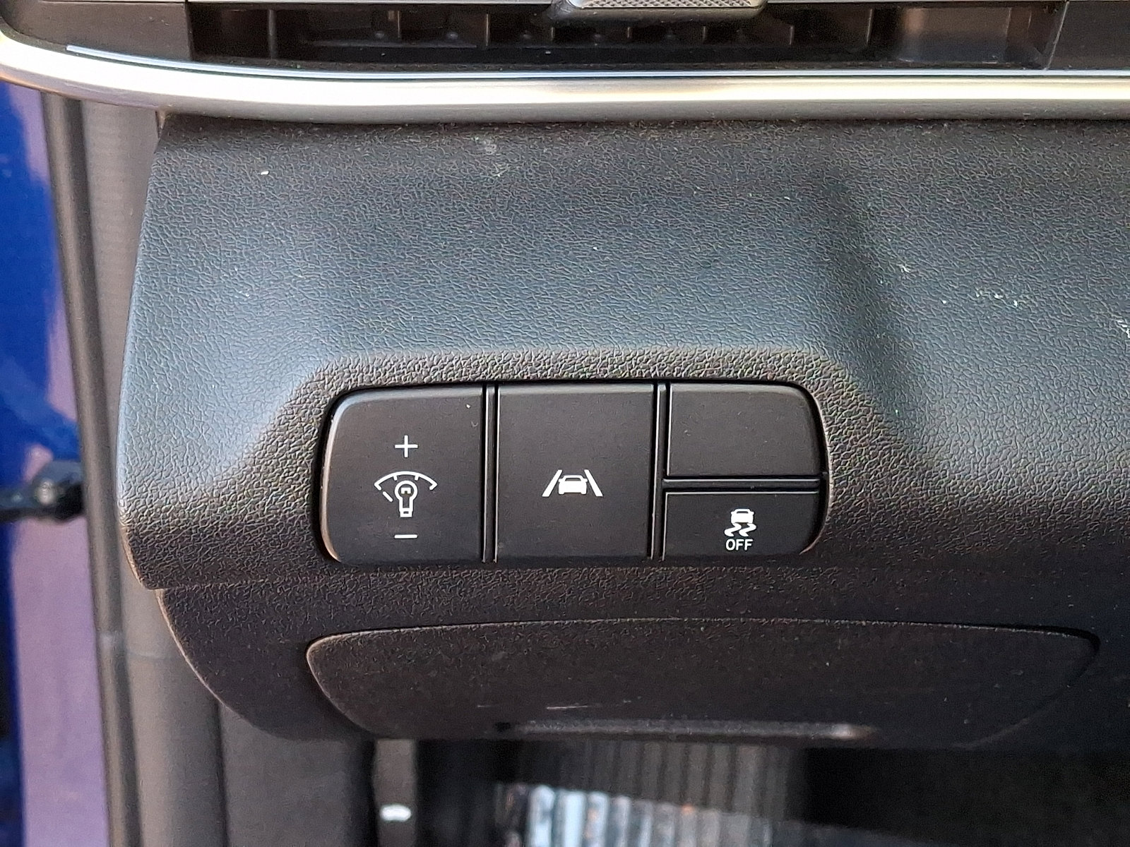 Certified 2023 Hyundai Elantra Limited w/ Preferred Accessory Package image 24