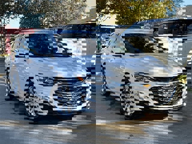 Used 2024 Chevrolet Malibu LT image 2