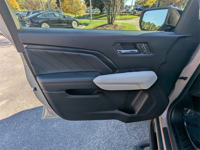 Used 2023 GMC Canyon AT4X image 15