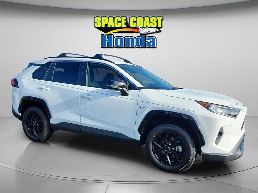 Used 2021 Toyota RAV4 XLE image 12