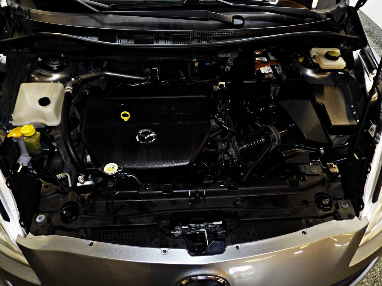 Used 2014 MAZDA MAZDA5 Sport FWD image 20