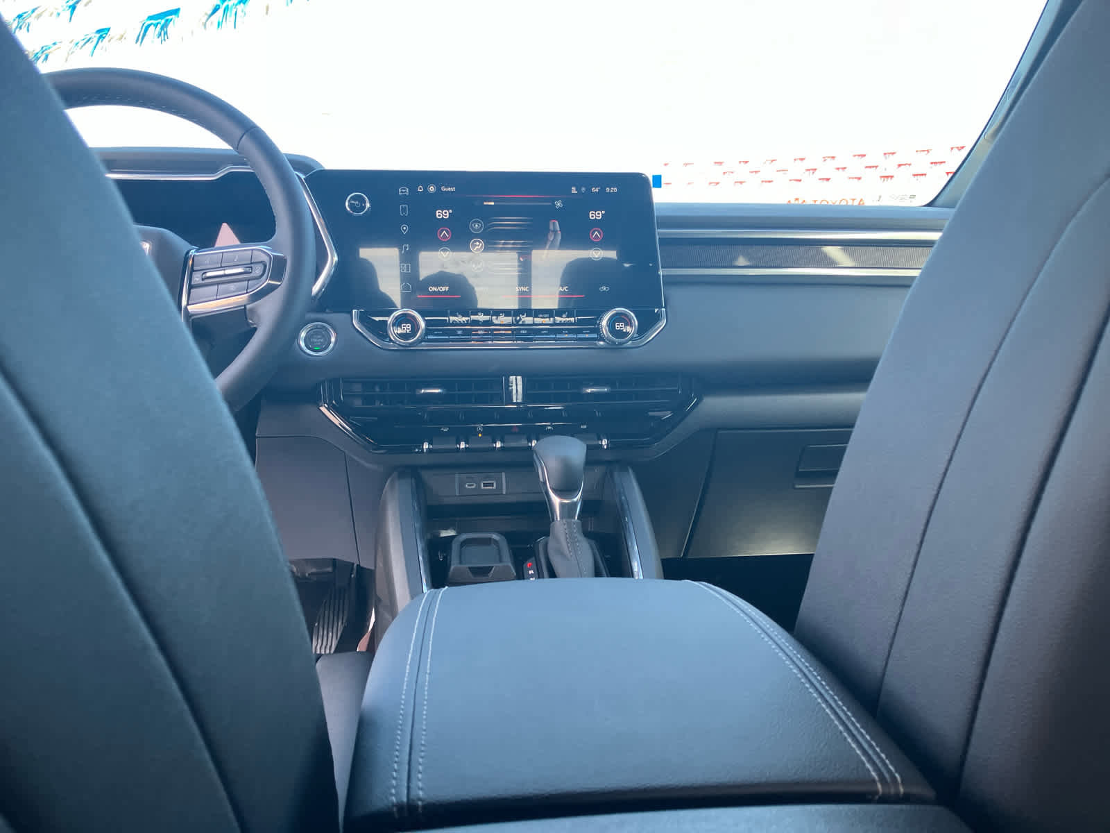 New 2026 GMC Canyon Elevation w/ Convenience Package RWD image 32