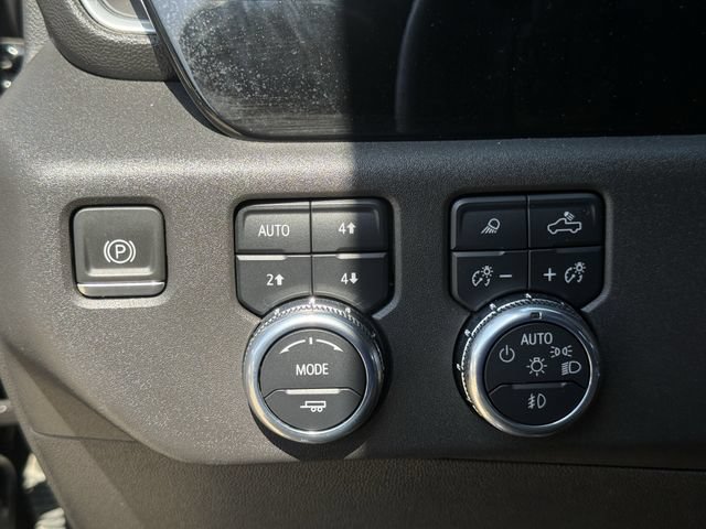 Used 2023 GMC Sierra 1500 SLT AWD/4WD image 25